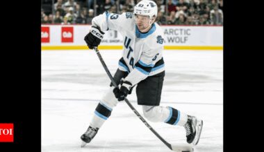 Matias Maccelli gets surprise top-line look with Auston Matthews and Matthew Knies at Toronto Maple Leafs training camp | NHL News