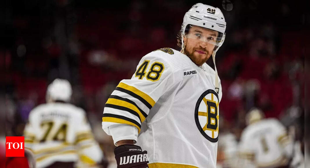 Ex-Sidney Crosby teammate signs Blackhawks PTO, but four NHL contenders still circling with serious interest | NHL News