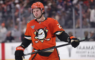 Anaheim Ducks need Mason McTavish more than he needs them and this ugly holdout proves it