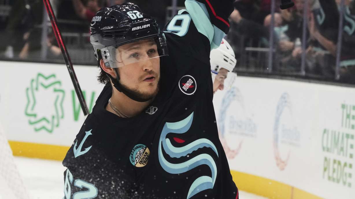 Eeli Tolvanen scores early, and again late, to lead Kraken to a 4-2 win over Utah