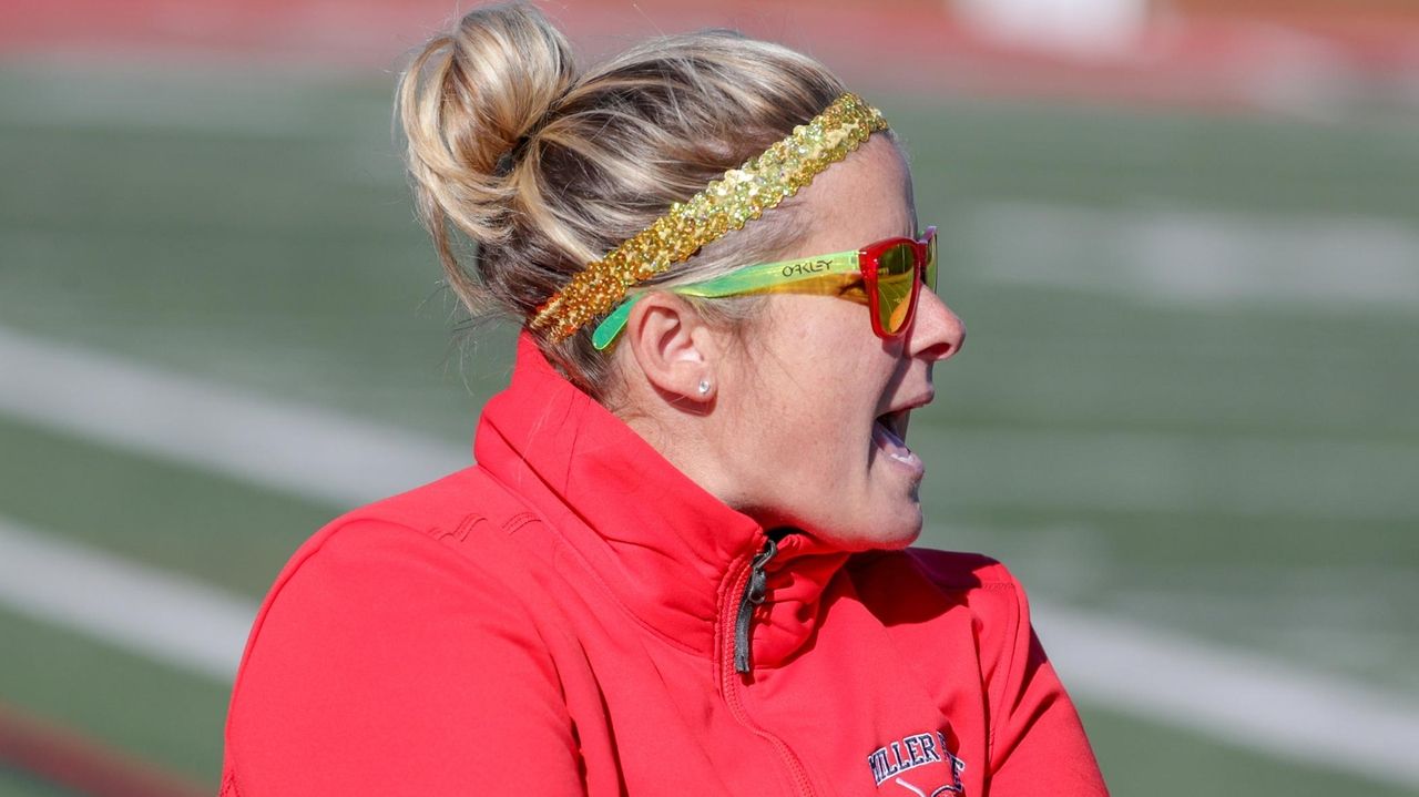 High school roundup: Field hockey and boys and girls soccer