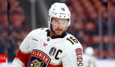 Aleksander Barkov’s injury sparks social media frenzy as Panthers fans react | NHL News