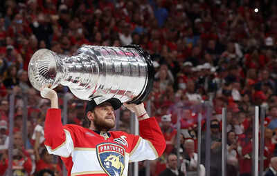 Florida Panthers captain Aleksander Barkov out for season after serious knee injury