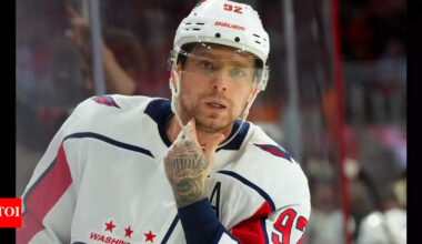 Evgeni Kuznetsov ready for NHL comeback as insider reveals two teams in pursuit | NHL News