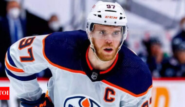 Connor McDavid’s Oilers future takes a twist as Elliotte Friedman hints at surprisingly modest contract numbers | NHL News