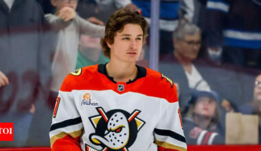 Who has Trevor Zegras dated? Details on the Flyers Star’s dating history and past relationships | NHL News