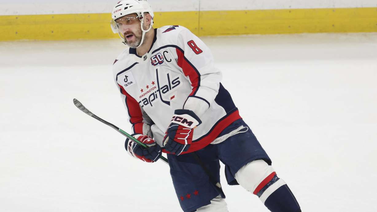 How close is Alex Ovechkin to breaking Wayne Gretzky's NHL career goals record?