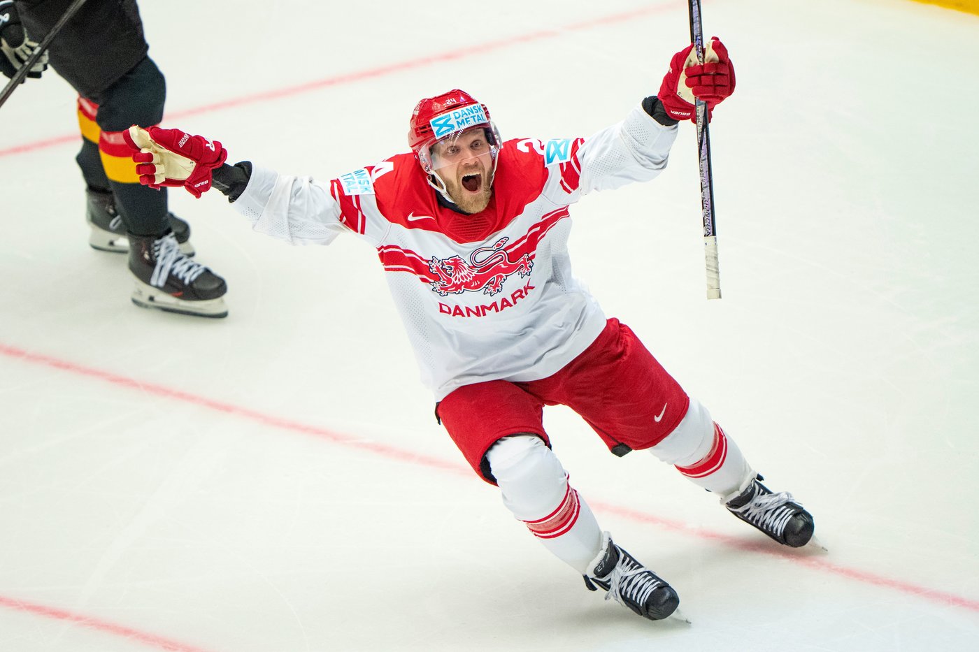 Nikolaj Ehlers chose the Carolina Hurricanes in free agency. He’s settling in during preseason camp