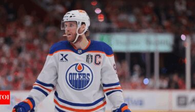 "He's in a position of power": Chris Pronger and Luke Gazdic react to Connor McDavid’s uncertain future with the Edmonton Oilers | NHL News