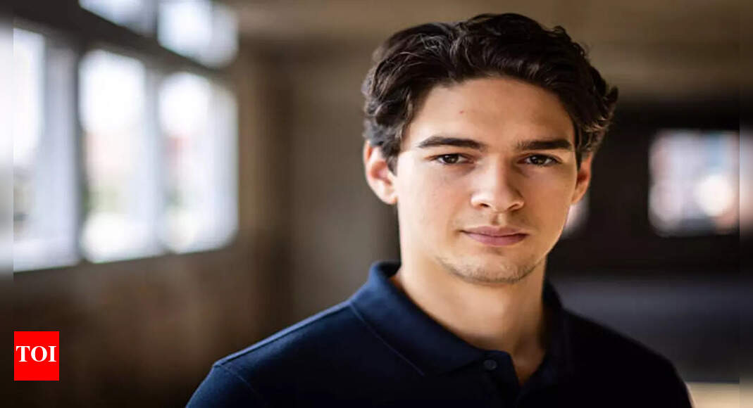 Detroit Red Wings rookie Carter Bear earning praise as Coach Todd McLellan labels him “Heck of a player” | NHL News