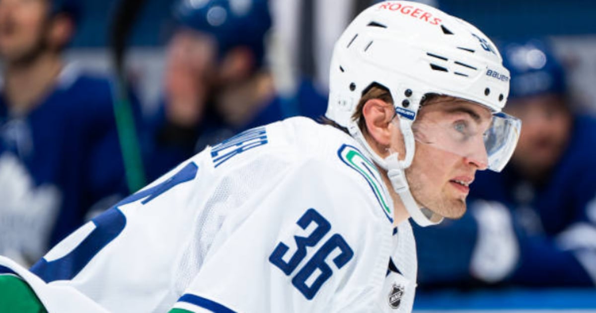 Canucks winger Nils Höglander out 8-10 weeks after lower-body surgery