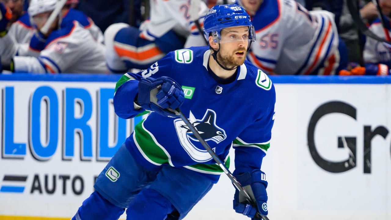 Vancouver Canucks Pull Depth Center off the Trade Block