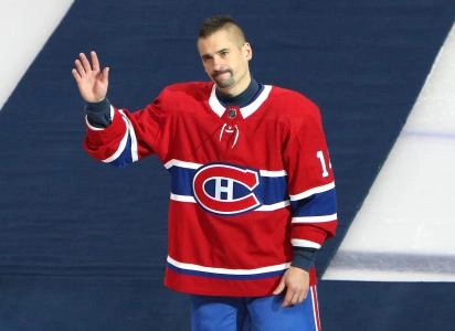Oct 17, 2018; Montreal, Quebec, CAN; Center Tomas Plekanec (14) waves to the crowd as the Montreal Canadiens team celebrates his NHL 1000th game before the game against St. Louis Blues at Bell Centre. Mandatory Credit: Jean-Yves Ahern-Imagn Images Oct 17, 2018; Montreal, Quebec, CAN; Center Tomas Plekanec (14) waves to the crowd as the Montreal Canadiens team celebrates his NHL 1000th game before the game against St. Louis Blues at Bell Centre. Mandatory Credit: Jean-Yves Ahern-Imagn Images