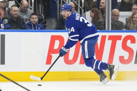 Jan 4, 2025; Toronto, Ontario, CAN; Toronto Maple Leafs forward Auston Matthews (34) carries the puck against the Boston Bruins during the first period at Scotiabank Arena. Mandatory Credit: John E. Sokolowski-Imagn Images Jan 4, 2025; Toronto, Ontario, CAN; Toronto Maple Leafs forward Auston Matthews (34) carries the puck against the Boston Bruins during the first period at Scotiabank Arena. Mandatory Credit: John E. Sokolowski-Imagn Images