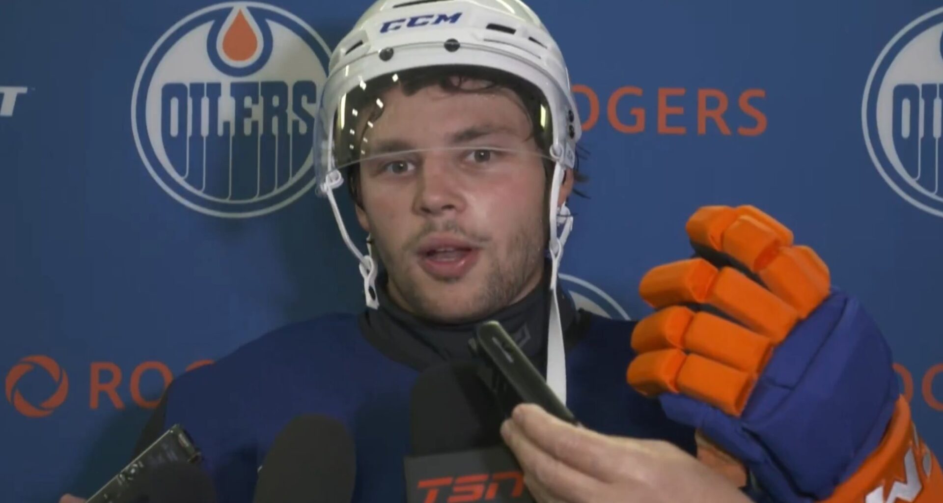 Top Oilers prospect has fans worried after struggling in rookie series vs Flames