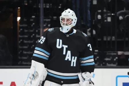 Utah Mammoth goaltender Connor Ingram.