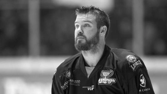 Wade MacLeod with Lowen Frankfurt in Germany. Wade MacLeod with Lowen Frankfurt in Germany.