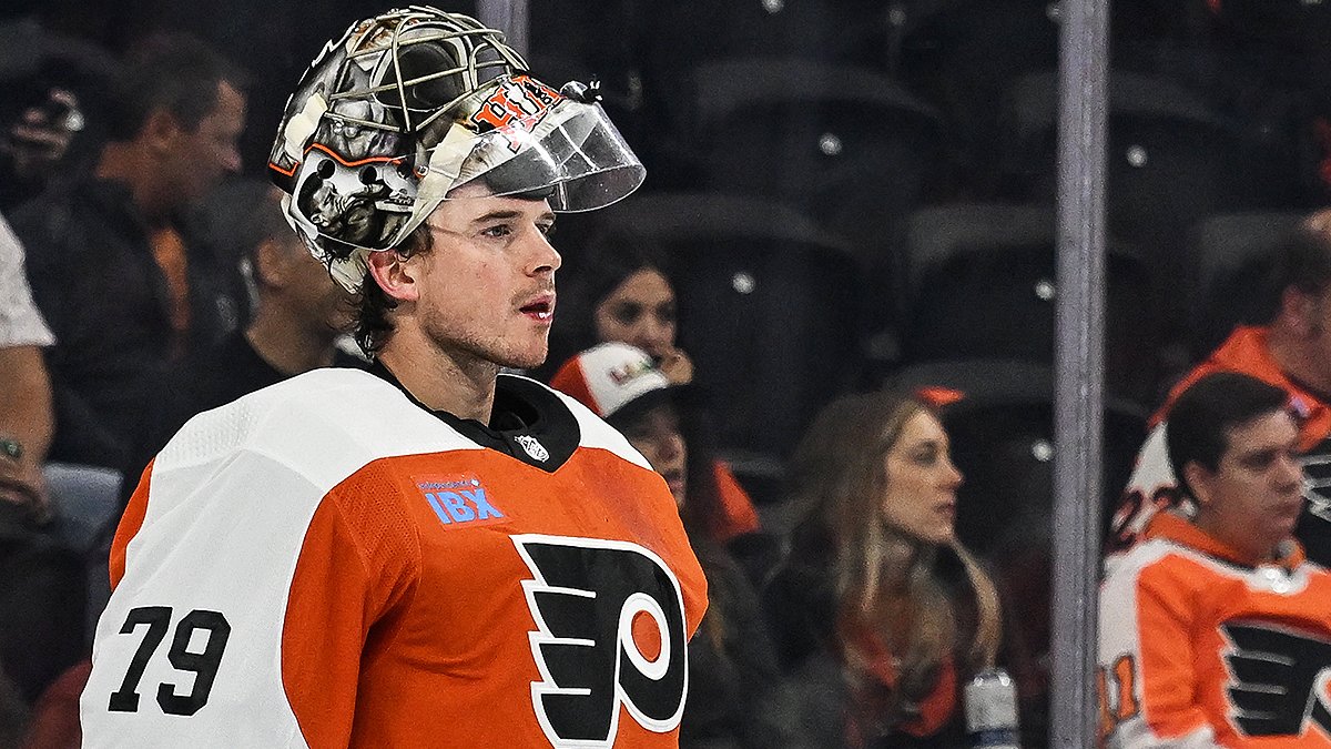 Another Frontrunner Backs Out of Carter Hart Sweepstakes