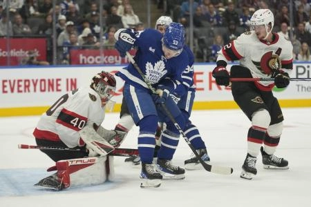 Easton Cowan gets another chance to test his mettle in the pre-season with the Maple Leafs Easton Cowan gets another chance to test his mettle in the pre-season with the Maple Leafs