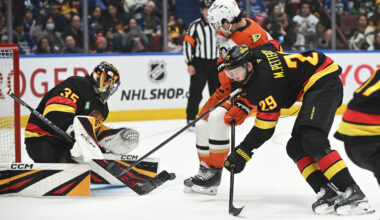 Mason McTavish's Fate with the Vancouver Canucks Now Confirmed After Signing 6-Year Contract