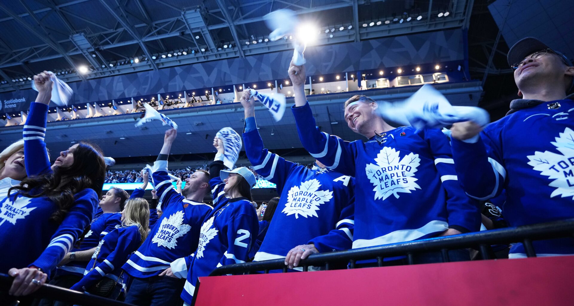 Maple Leafs Unveil New Banner Signifying Change