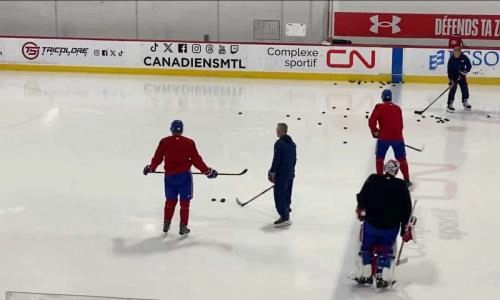 Photo of Patrik Laine, Martin St-Louis and Canadiens players in Brossard Photo of Patrik Laine, Martin St-Louis and Canadiens players in Brossard