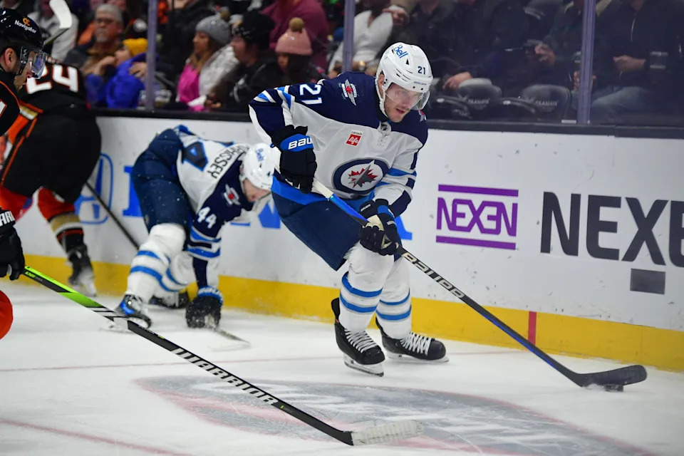 Dominic Toninato (© Gary A. Vasquez-Imagn Images)