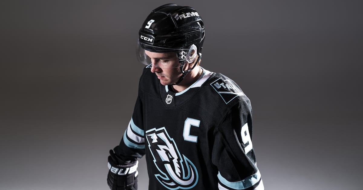 Utah Mammoth sign software company Filevine as home and away helmet sponsor