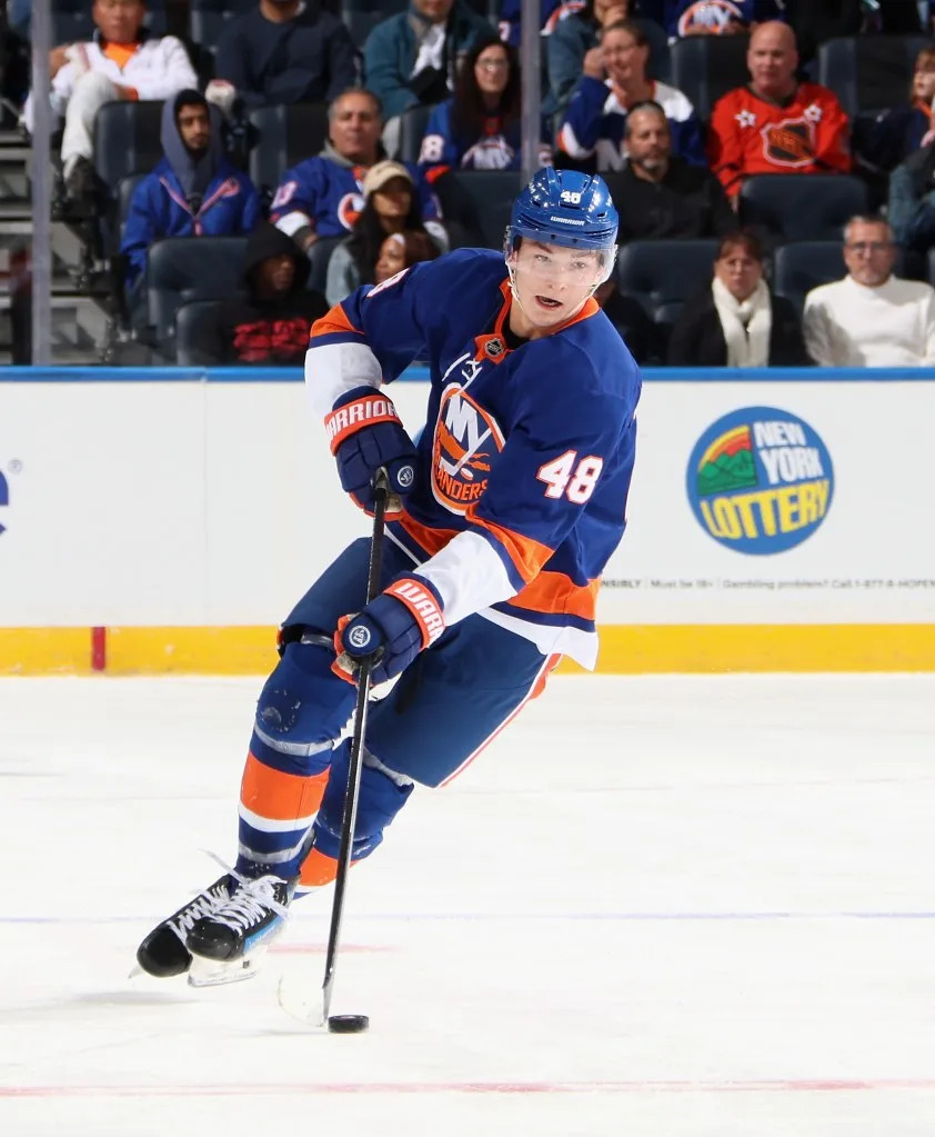 Matthew Schaefer skates with the puck during the Islanders-Flyers preseason game on Sept. 21, 2025. Getty Images