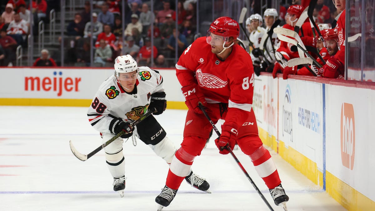 Detroit Red Wings open preseason with victory over Chicago Blackhawks