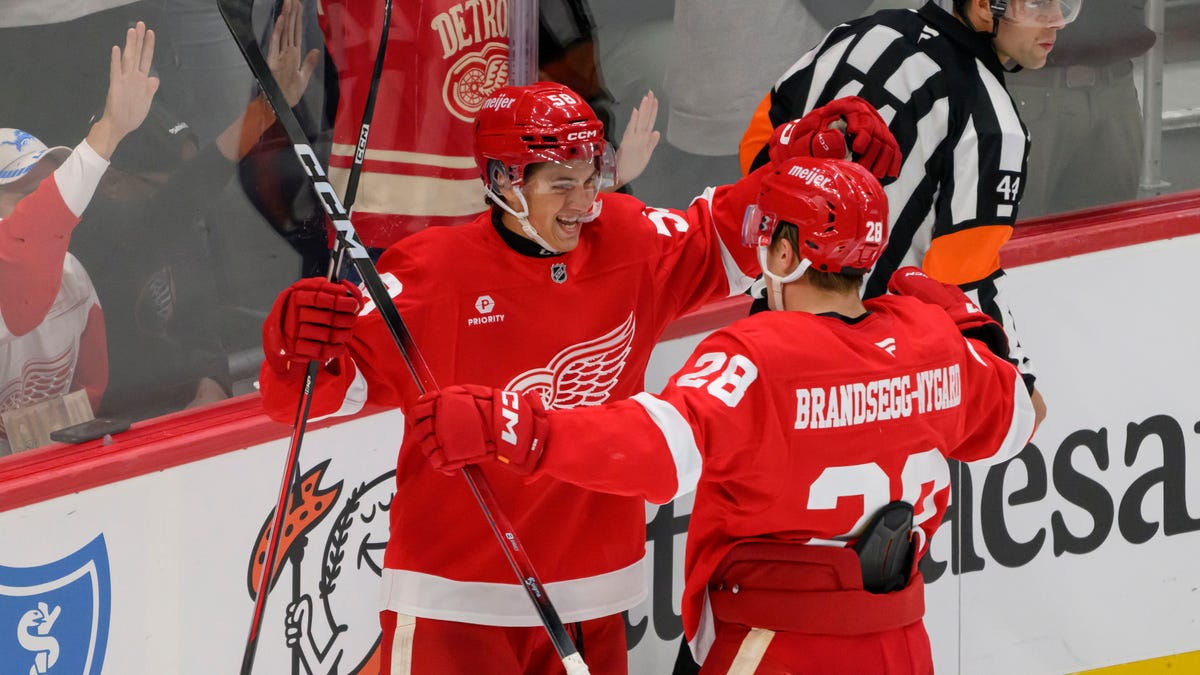 Red Wings win preseason opener behind Emmitt Finnie's goal, assist