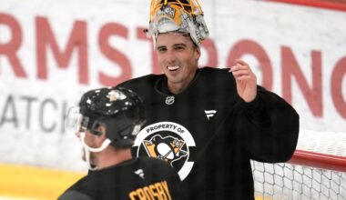 Penguins' Fleury takes final bow; Barkov likely out for season