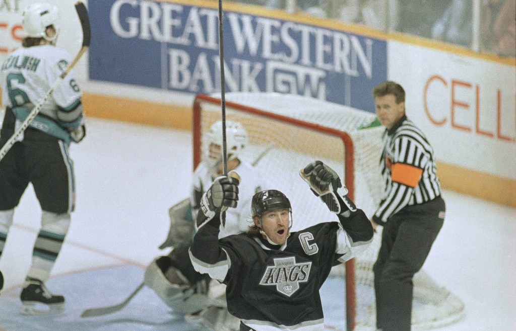 As Alex Ovechkin nears record, recall Wayne Gretzky tying Howe in San Jose
