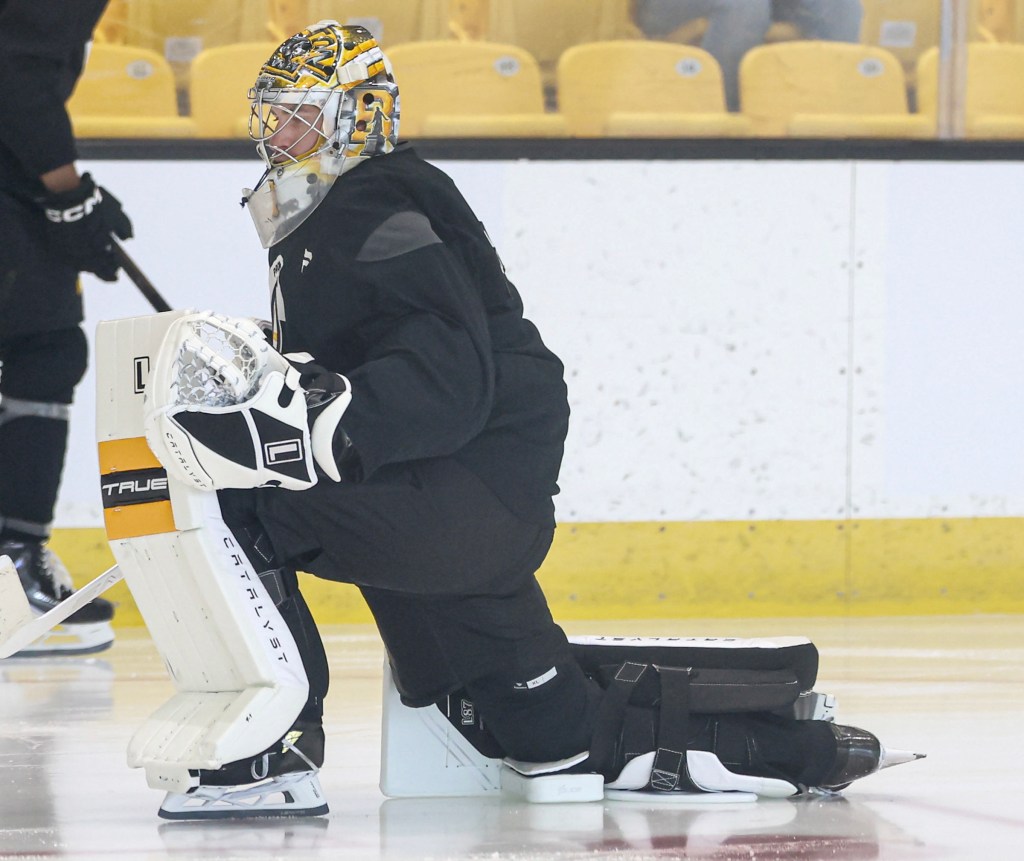 Bruins fall to Flyers, 3-2, in shootout