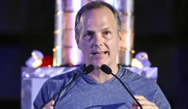 NHL News: Jon Cooper, Lightning welcome back three-time Stanley Cup champion in new off-ice role