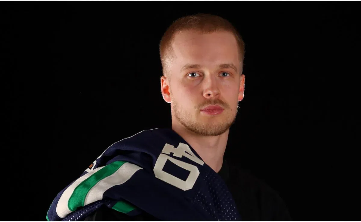 NHL News: Elias Pettersson's Canucks reportedly have no choice but to look within to fill big void on lineup