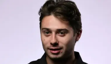 NHL News: Jack Hughes puts Elias Pettersson's Canucks on notice with bold Quinn Hughes admission