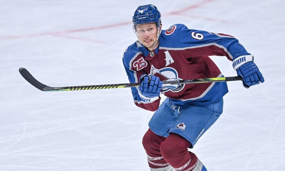 Erik Johnson draws several tryout offers, Avalanche not among them