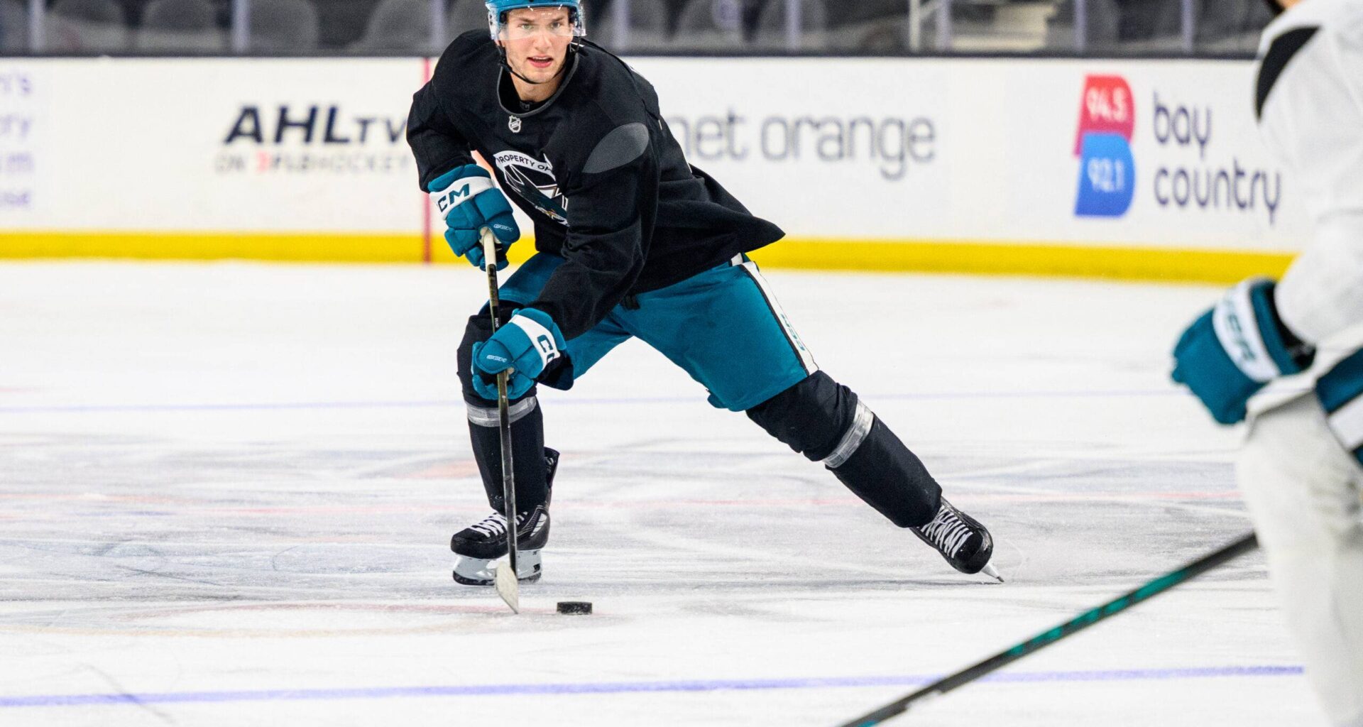 San Jose Sharks forward William Eklund