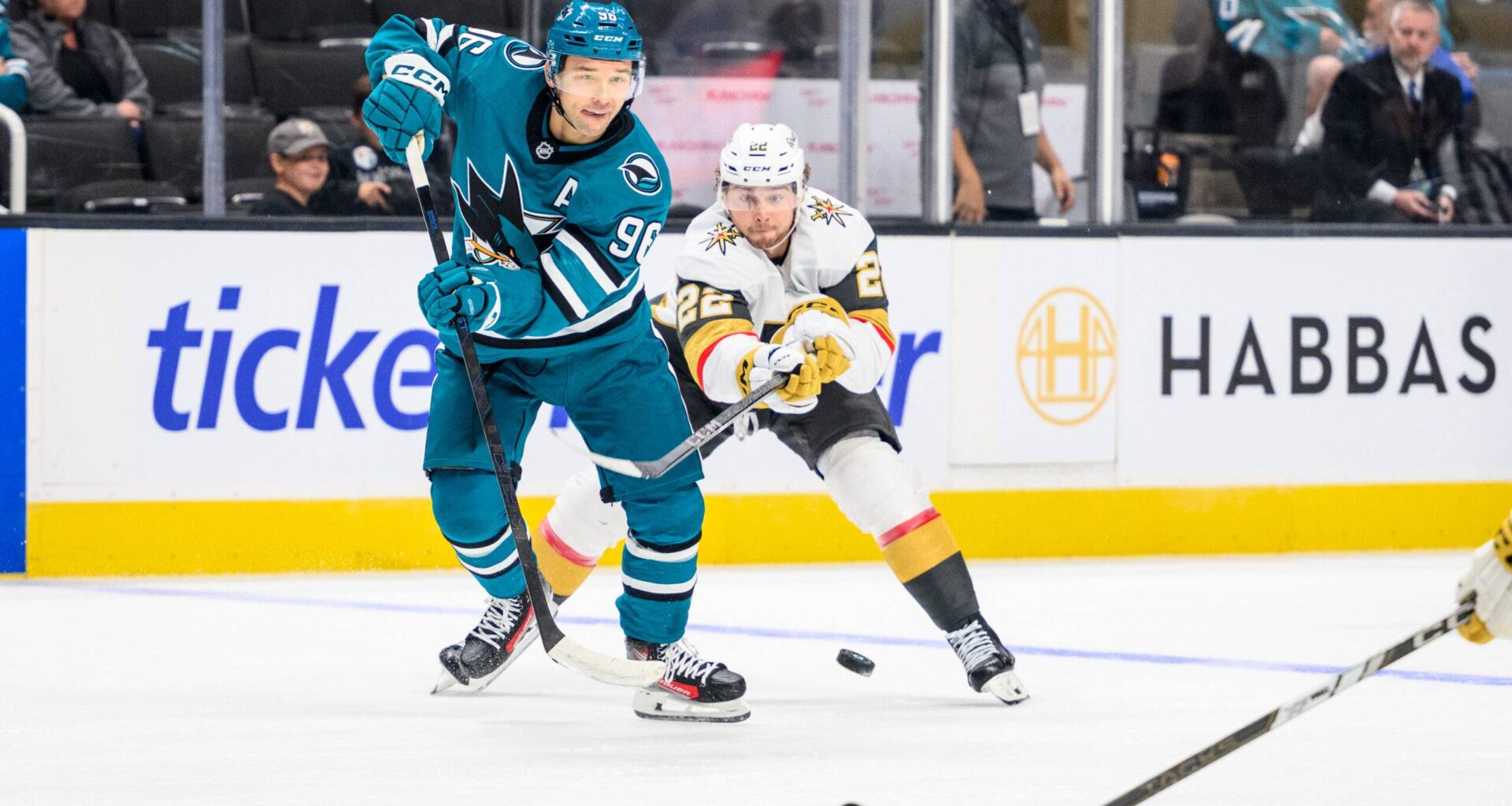San Jose Sharks forward Philipp Kurashev