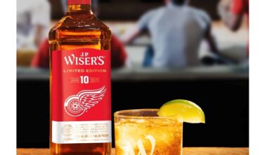 J.P. Wisers Hockeytown bottle with cocktail