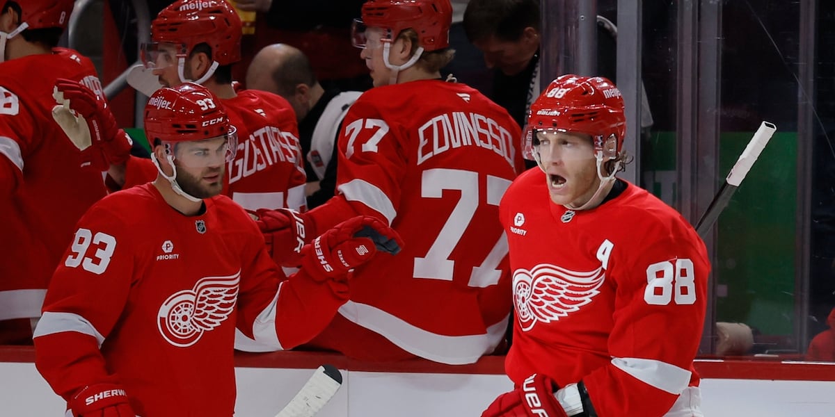 Patrick Kane’s 5-point night leads the Red Wings over the Sabres 7-3