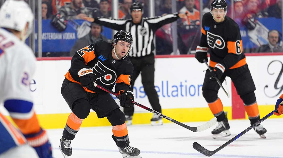 Philadelphia Flyers left wing Jakob Pelletier (22) watches the puck against the New York Islanders in the second period at Wells Fargo Center.