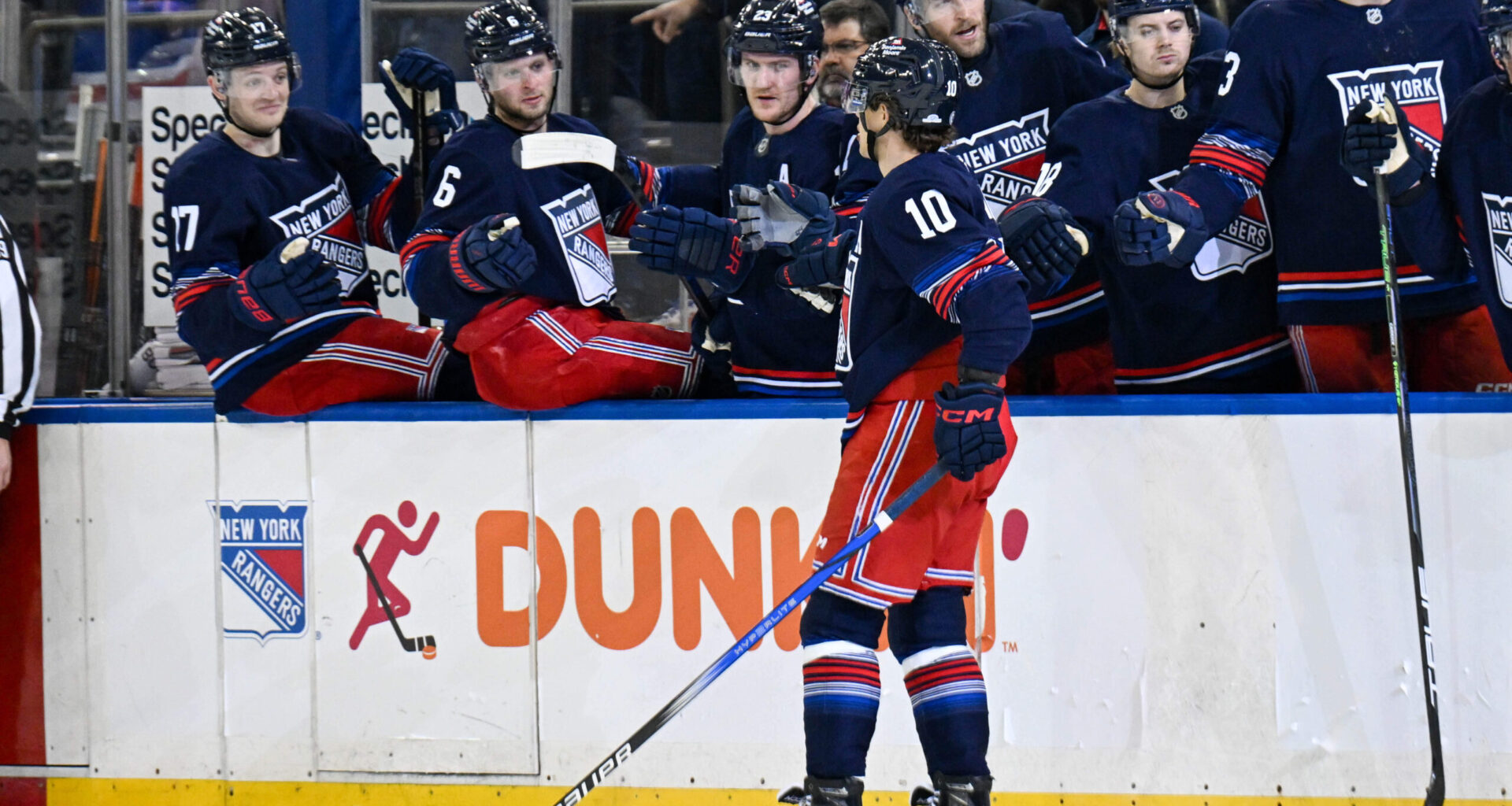 Artemi Panarin leaves practice with injury