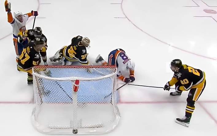 Penguins Goal Against New York Islanders