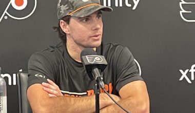 This time around, Jett Luchanko plans to stick with the Flyers