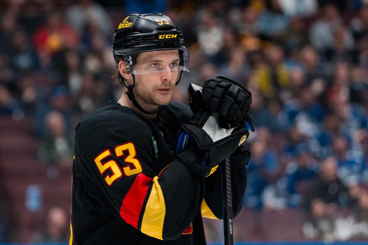 Teddy Blueger Vancouver Canucks