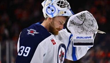 Blackhawks’ Laurent Brossoit out long-term after offseason hip surgery