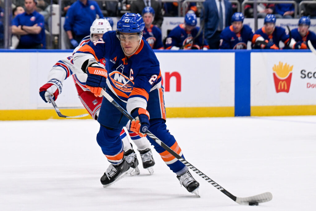 Islanders Notes: Lee, Tsyplakov, Varlamov