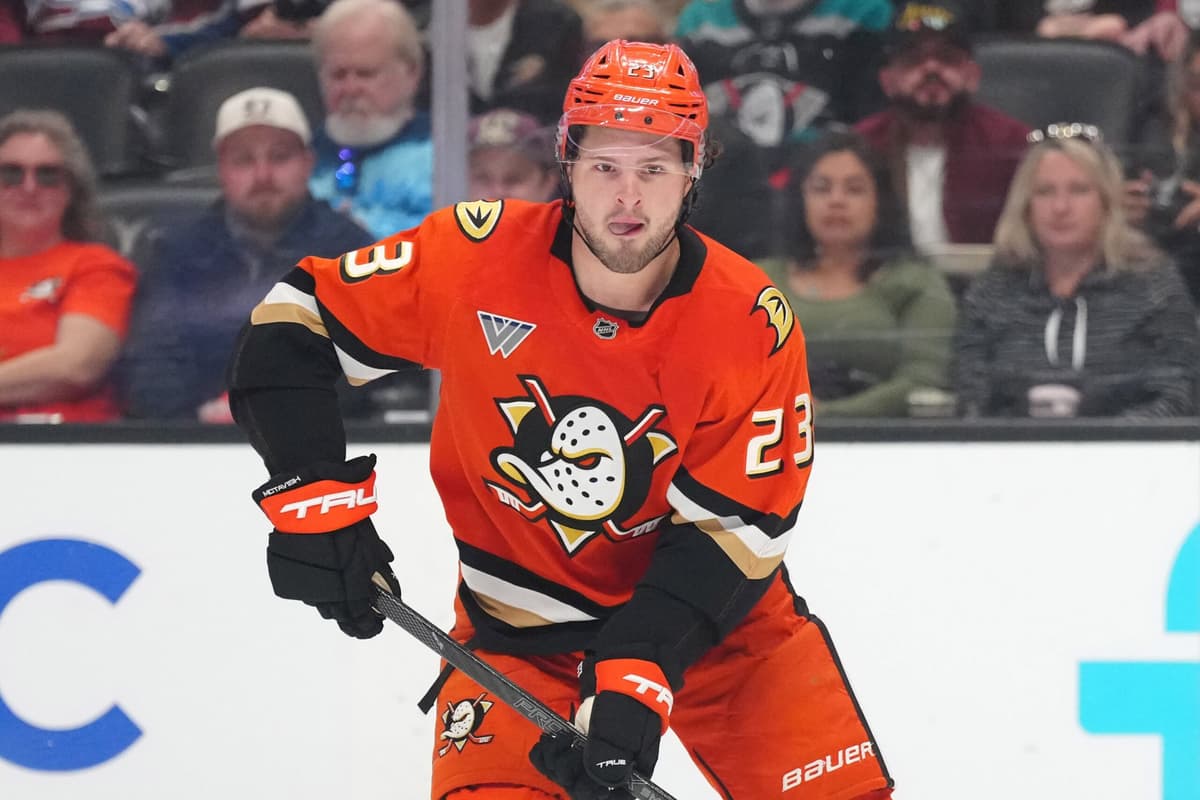 Ducks’ McTavish sits out training camp, skates with Ottawa 67’s amid contract stalemate